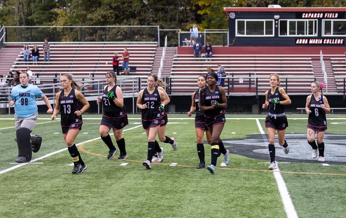 Field Hockey Beaten by Bears