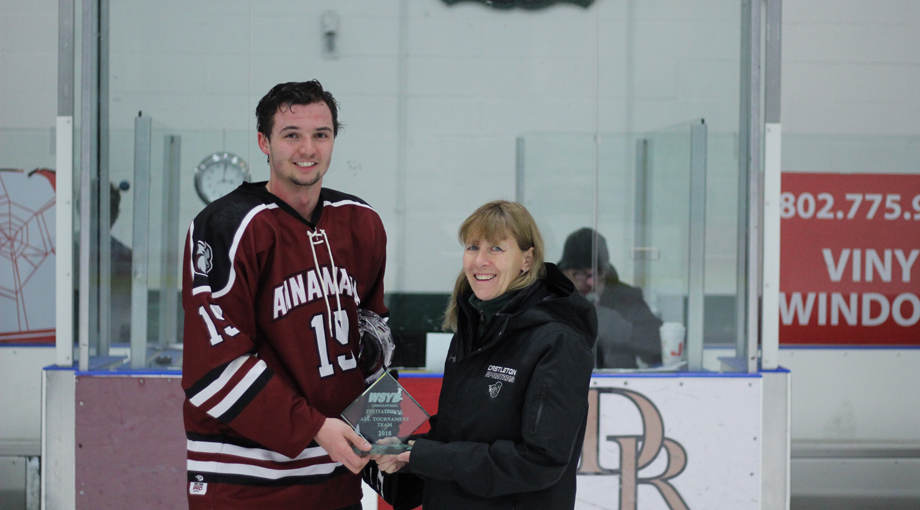 Men's Hockey Glides Past Lions