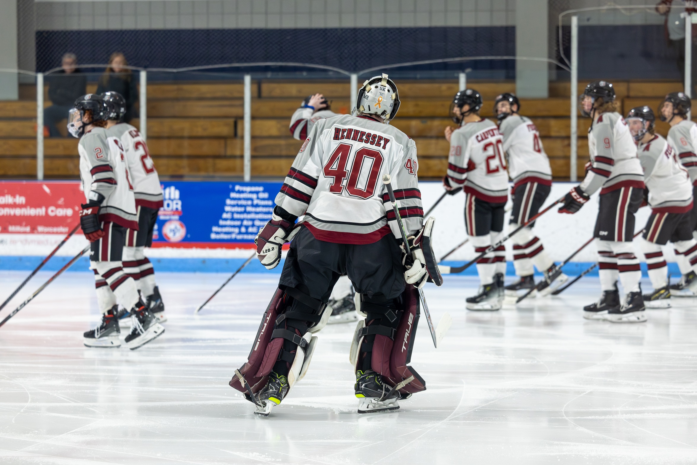 Men&rsquo;s Hockey Advances to Worcester Cup Championship with 2-1 win over Bison