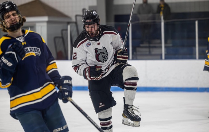 Men&rsquo;s Ice Hockey Leaves Trailblazers in the Dust
