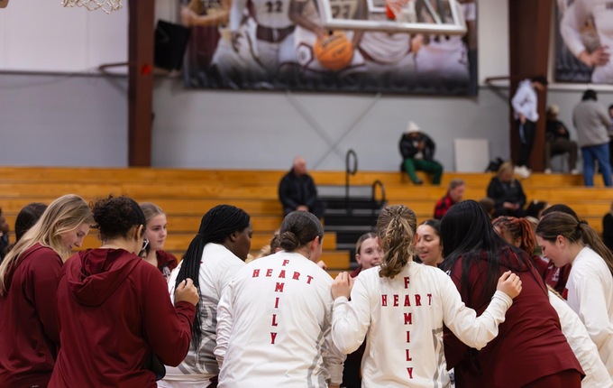 Women's Basketball Outplayed by Owls