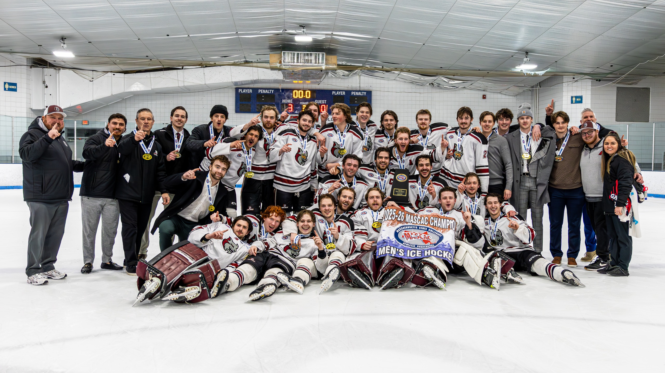 Men&rsquo;s Ice Hockey Shutouts Westfield to Win MASCAC Championship