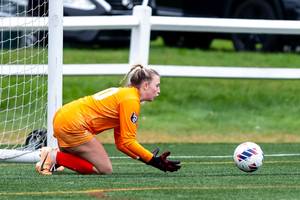 Falcons Fly Past Women&rsquo;s Soccer 2-0