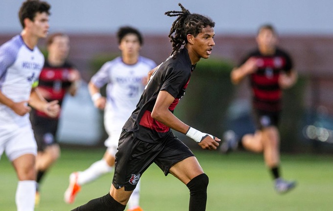 Men&rsquo;s Soccer Clinches Fifth Seed With Shutout Win over Worcester