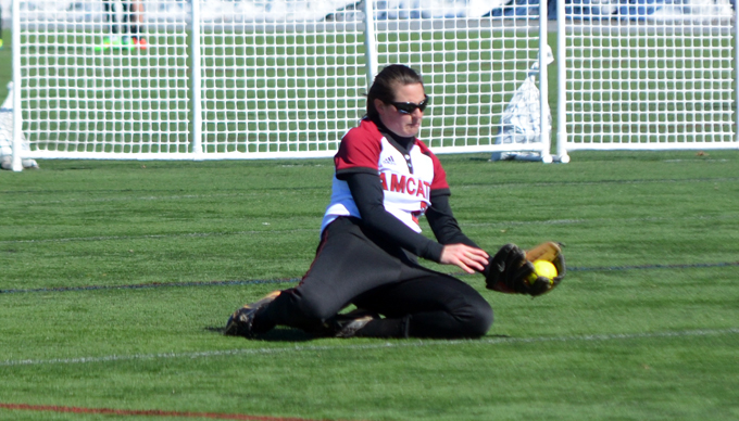Saints Sweep Softball in Sunday Doubleheader