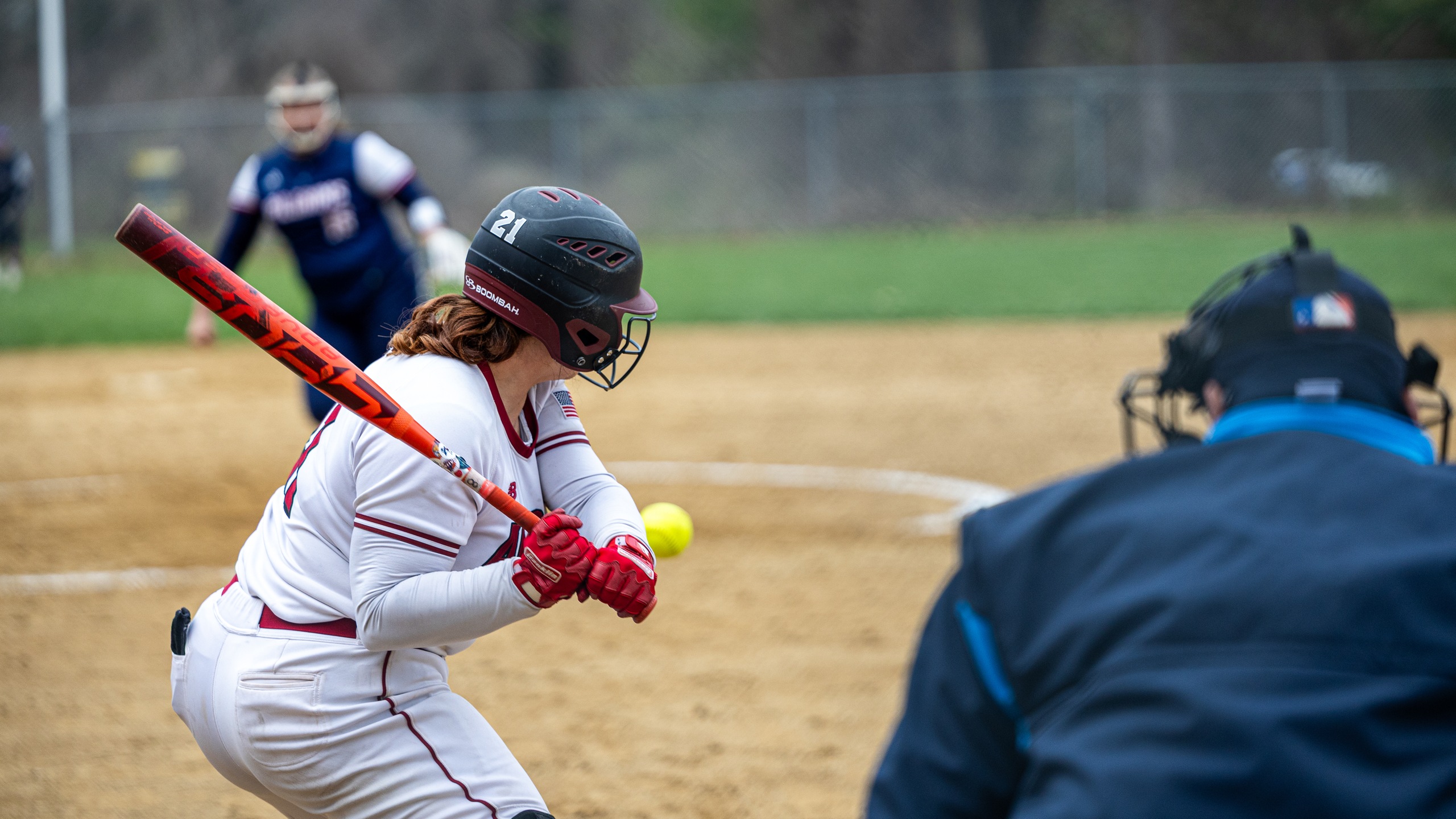 Softball Splits MASCAC Doubleheader at Fitchburg State