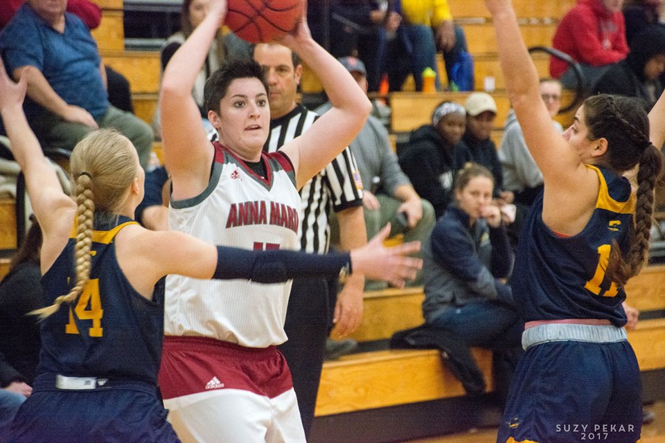 &lsquo;Cats Lose Close One to Bluejays