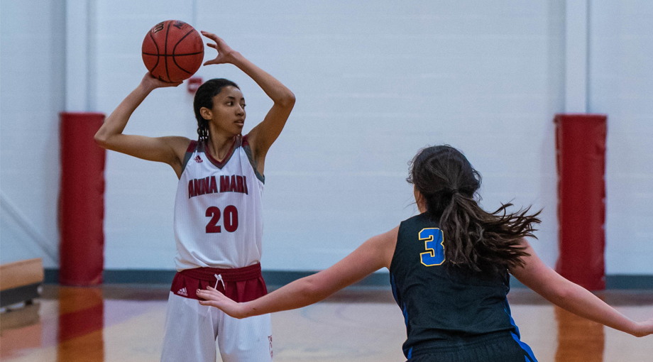 Women's Basketball Downs Regis 63-42