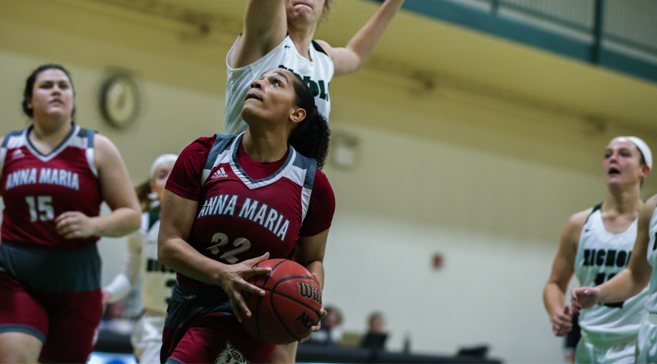 Women's Basketball Wins Fourth Straight