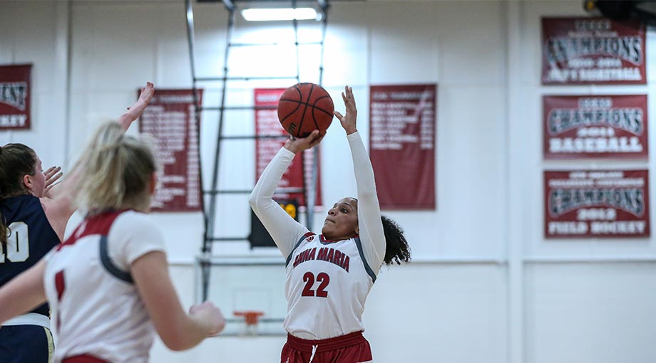 Regis Holds Off Women's Basketball, 47-42