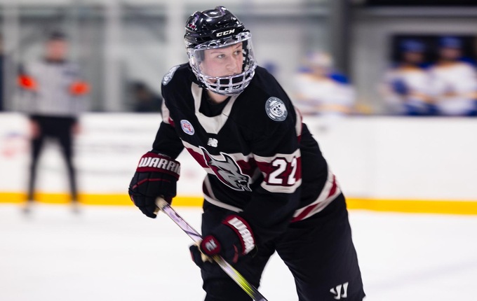 Women&rsquo;s Ice Hockey Wins Shootout Against Salem