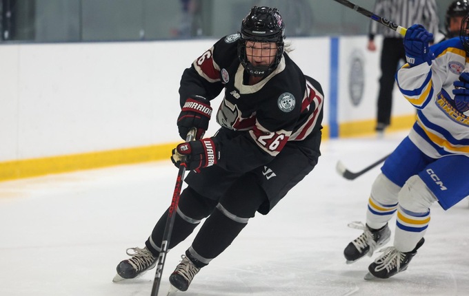 Women&rsquo;s Ice Hockey Defeats Framingham for First Win