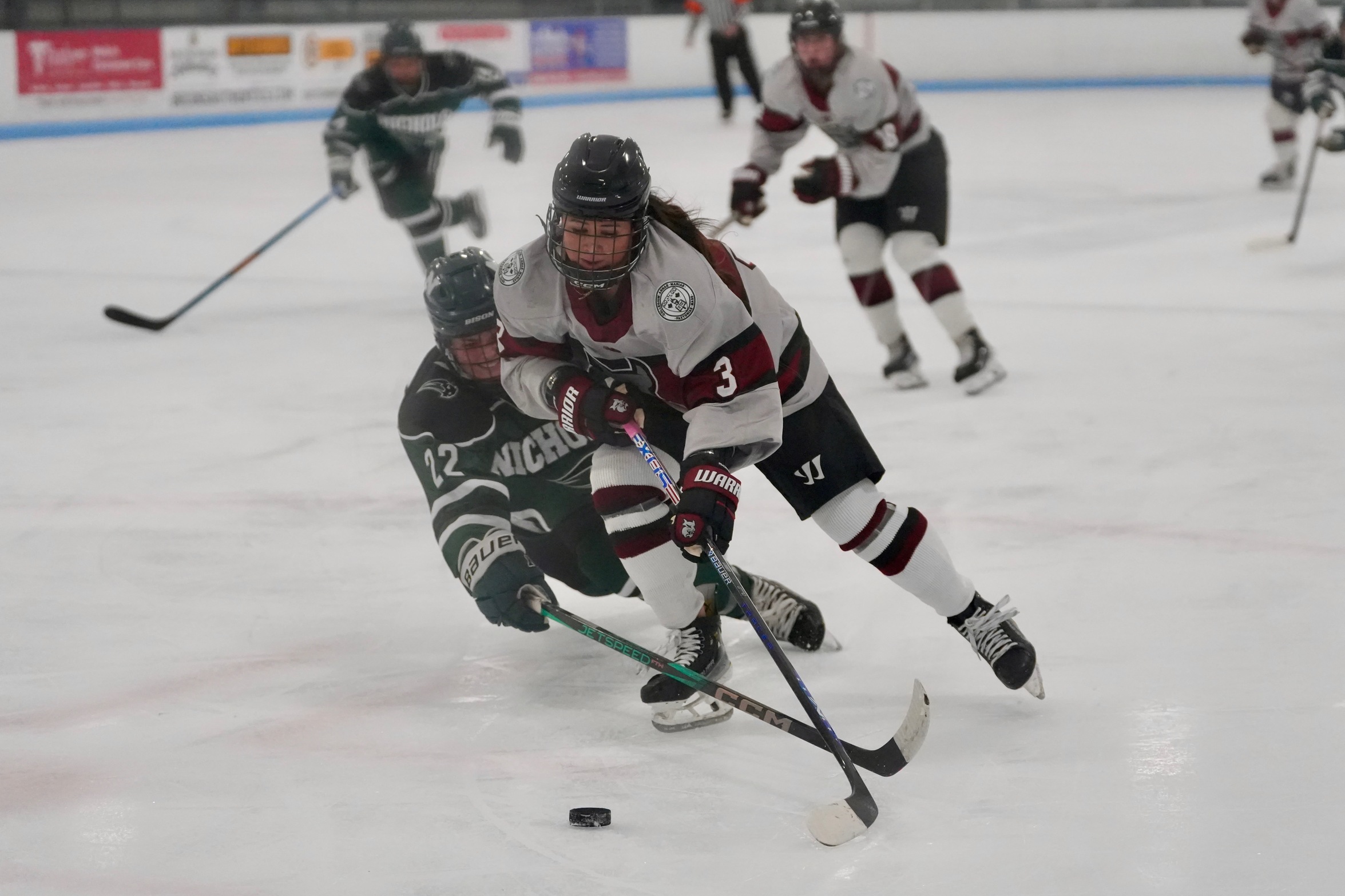 WOMEN'S HOCKEY FALLS IN SEASON OPENER To No.10 GOLDEN FLYERS