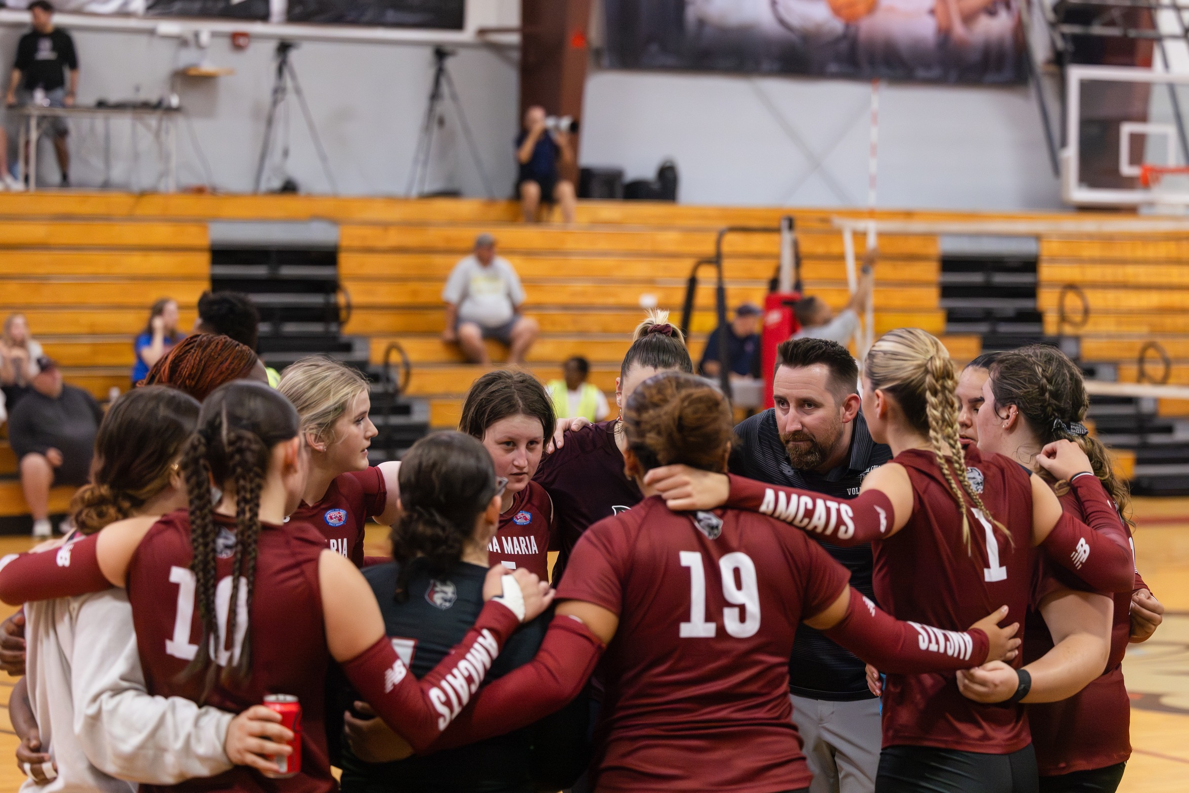 WOMEN'S VOLLEYBALL STRUGGLES WITH CHARGERS